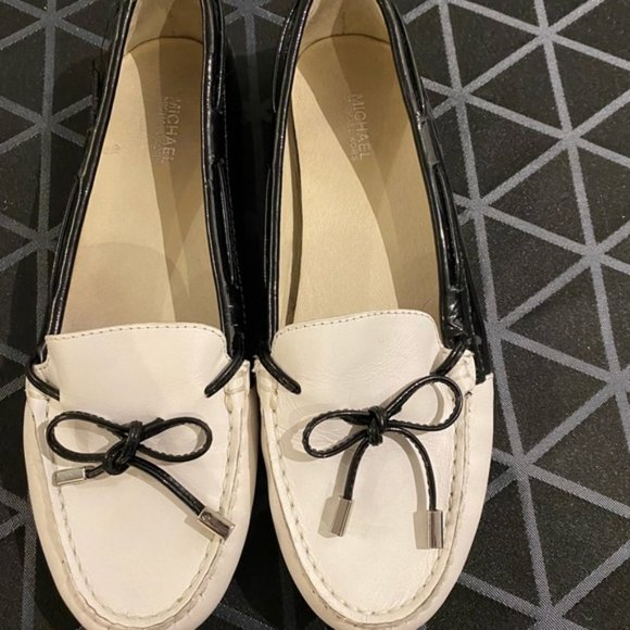 Michael KORS  black / white leather  moccasin - Picture 5 of 13